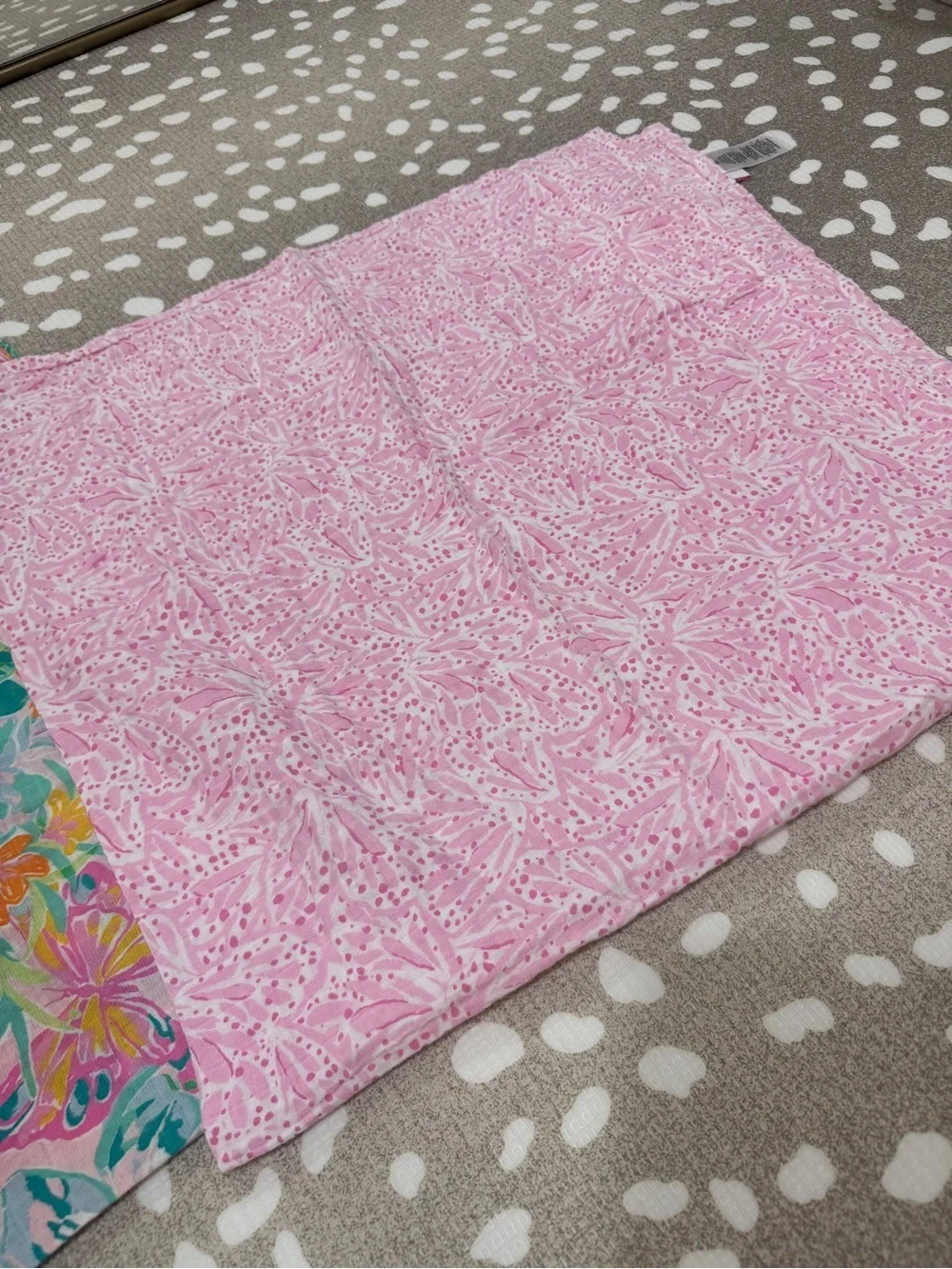 Pottery Barn Kids x Lilly Pulitzer blanket swaddle Isle Be Back cotton baby girl